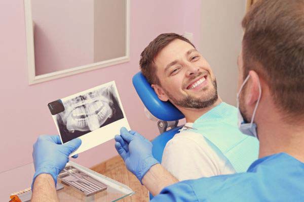 The Process Of Applying Dental Veneers To Teeth